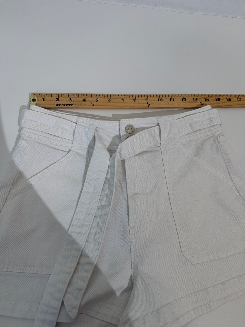 Veronica Beard Louvisa Short Size 29 White Denim EUC - Picture 4 of 10